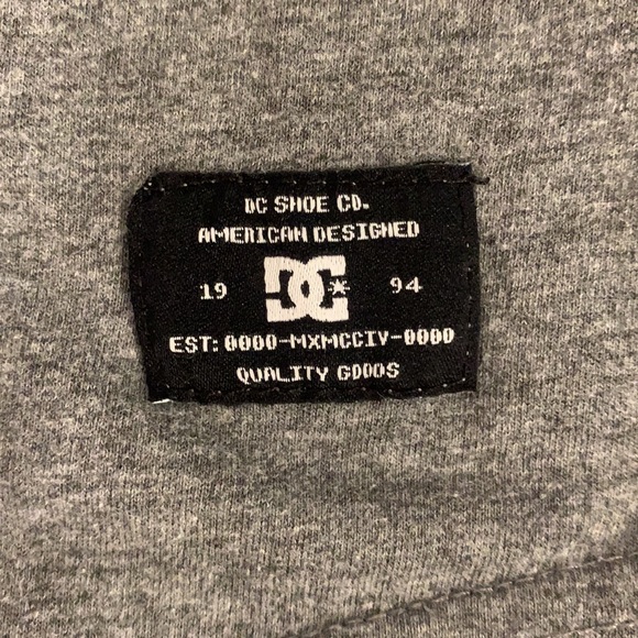 Youth M/L DC Shoe Co Shirt - Picture 3 of 6